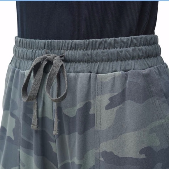 NEW SPLENDID Camo Knit Jogger Pants - Picture 5 of 6